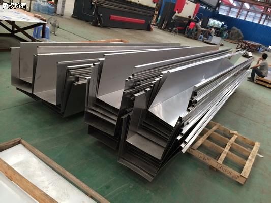 ���P����